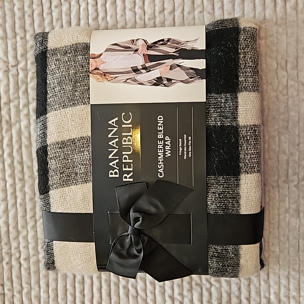 Banana Republic Women's Cashmere blend wrap one size